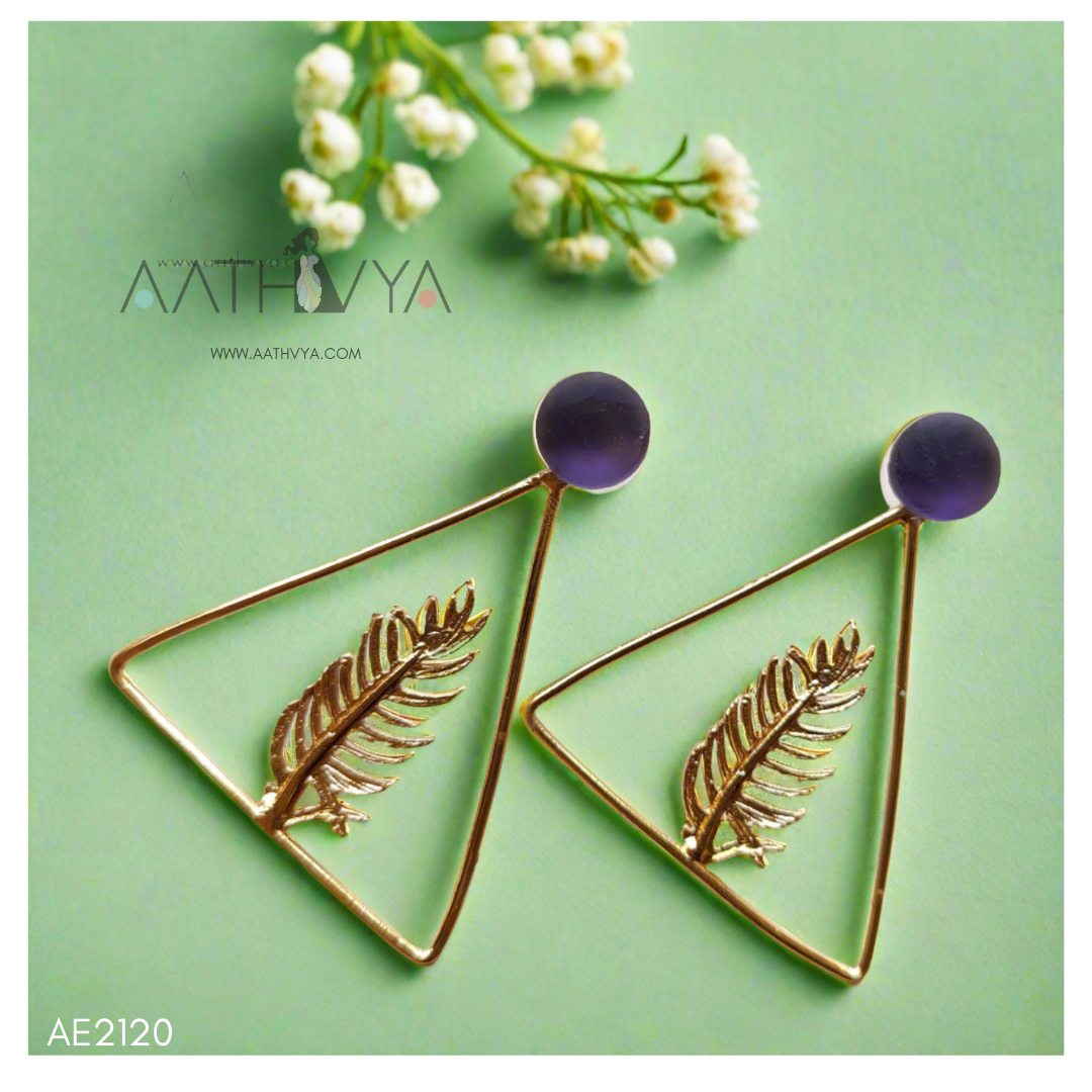 TRIANGULAR FEATHER EARRING - AE2120