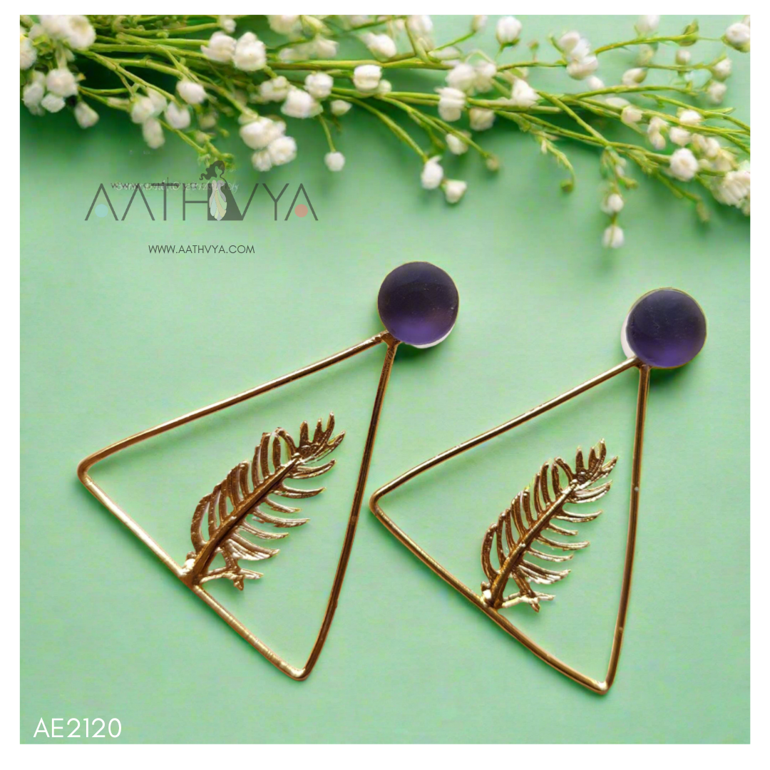 TRIANGULAR FEATHER EARRING - AE2120