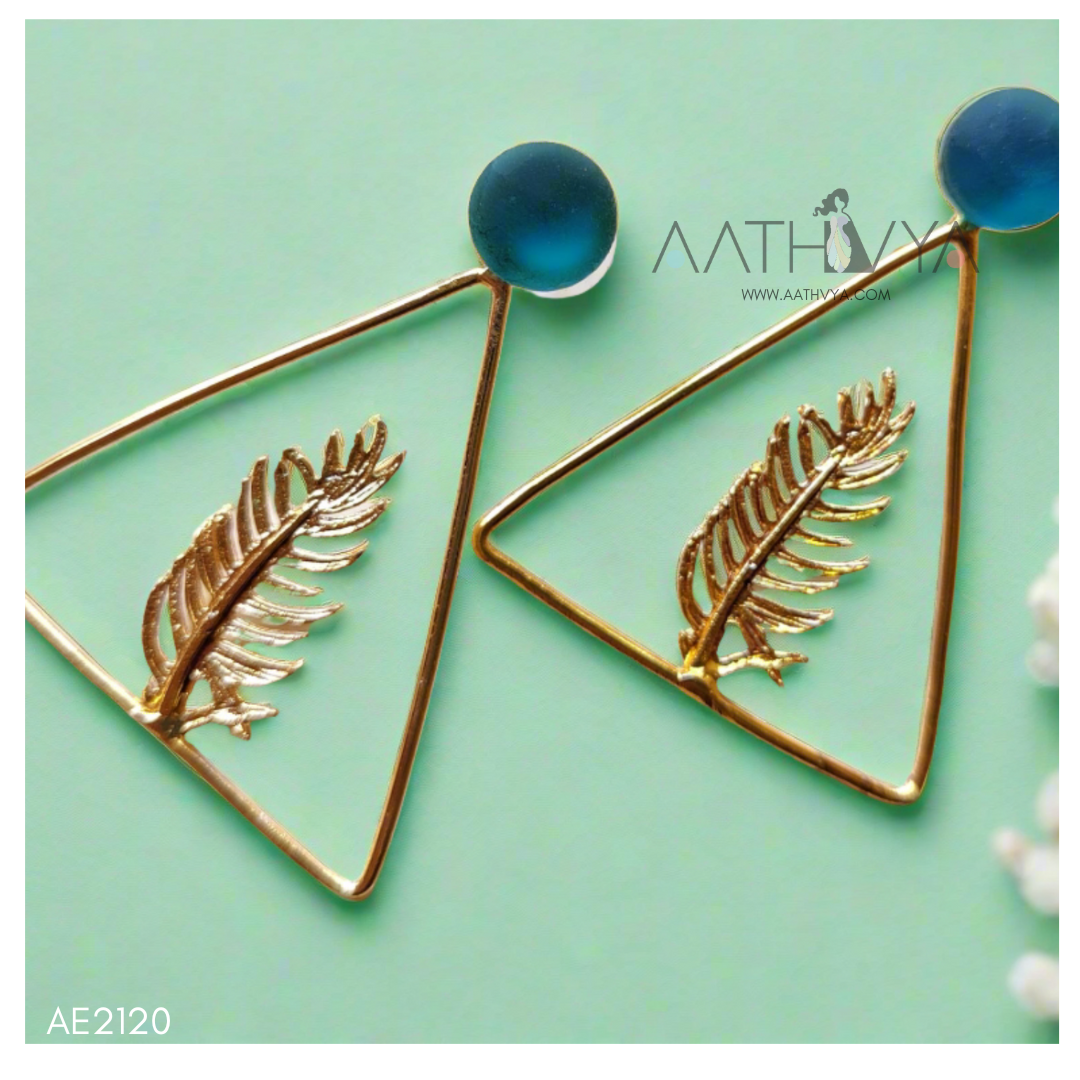 TRIANGULAR FEATHER EARRING - AE2120
