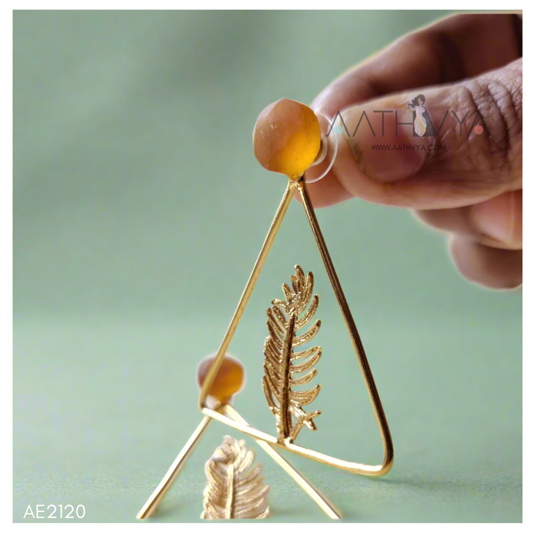 TRIANGULAR FEATHER EARRING - AE2120