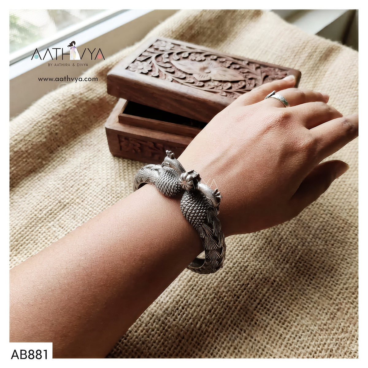 PEACOCK BANGLE - AB881