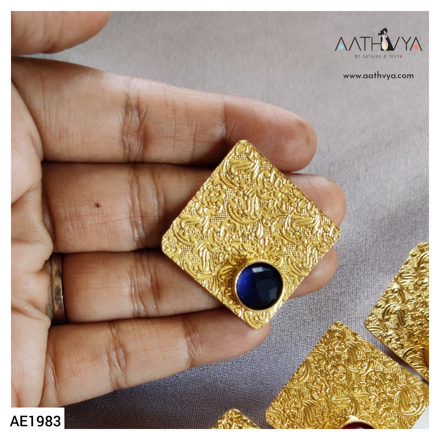 TEXTURED RHOMBUS EARRINGS - AE1983