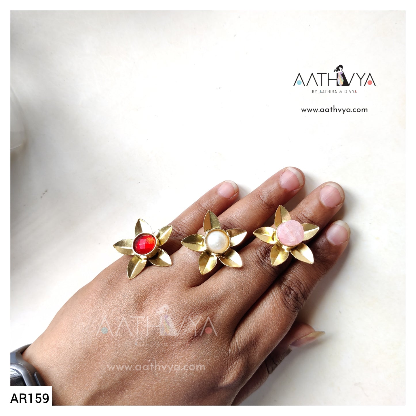 STONE CENTRIC FLOWER RING - AR159