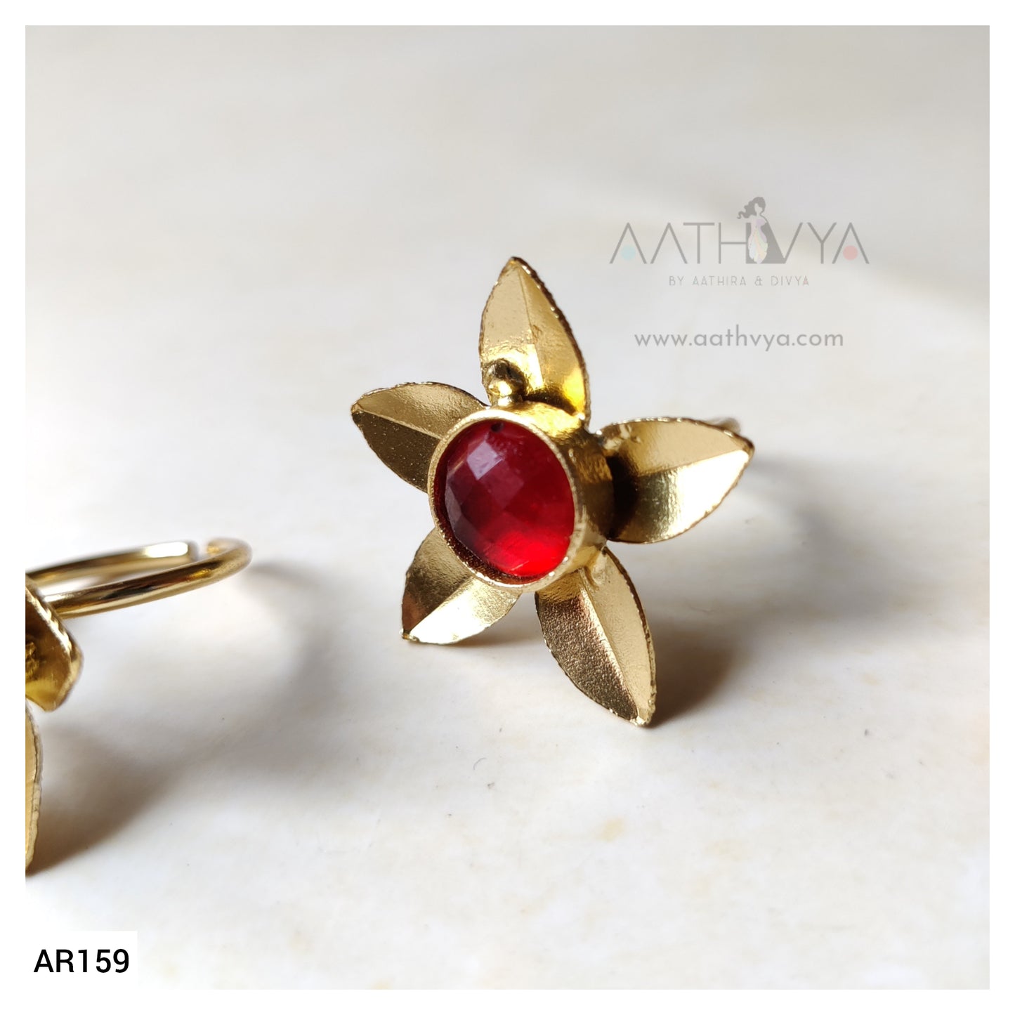 STONE CENTRIC FLOWER RING - AR159