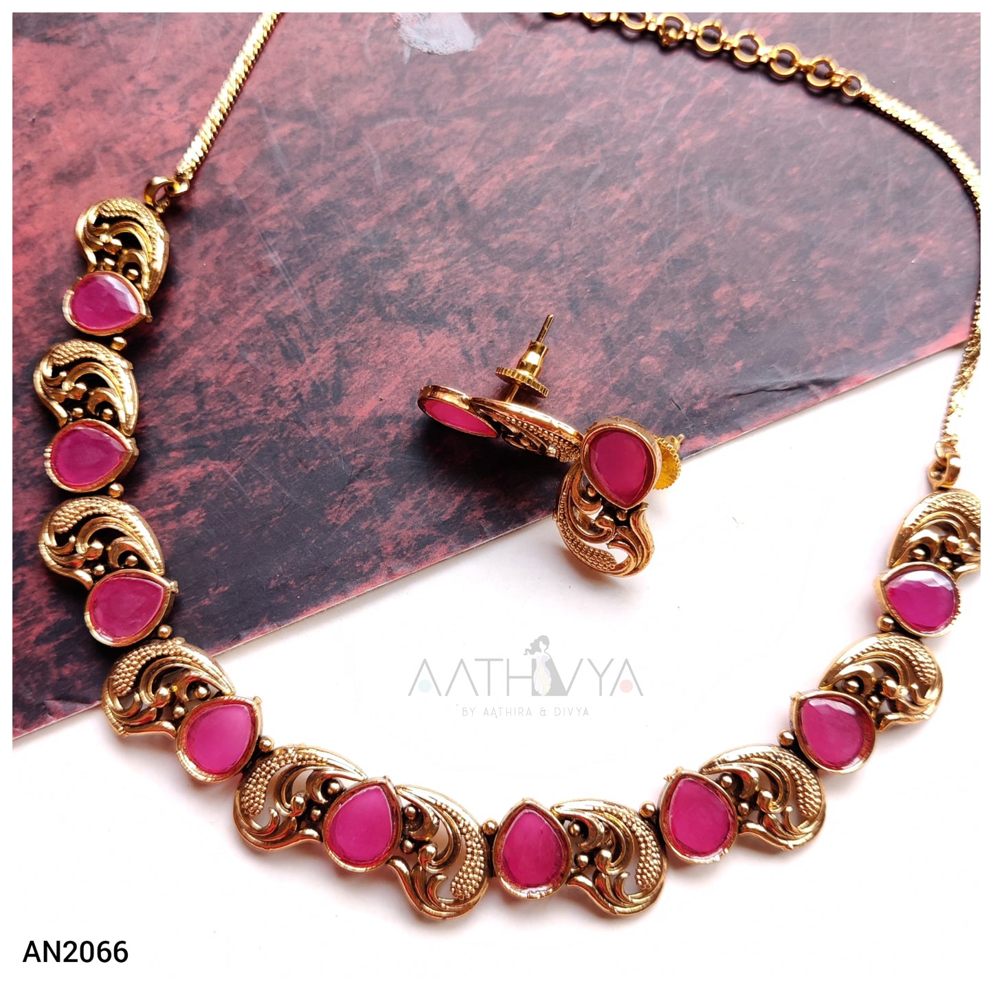 VIHAAN - ANTIQUE STONE NECKLACE SET - AN2066