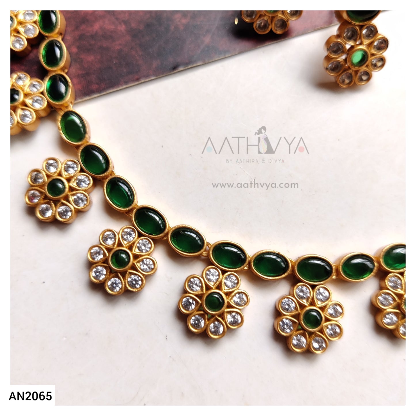 VIHAAN - ANTIQUE KEMP NECKLACE SET - AN2065