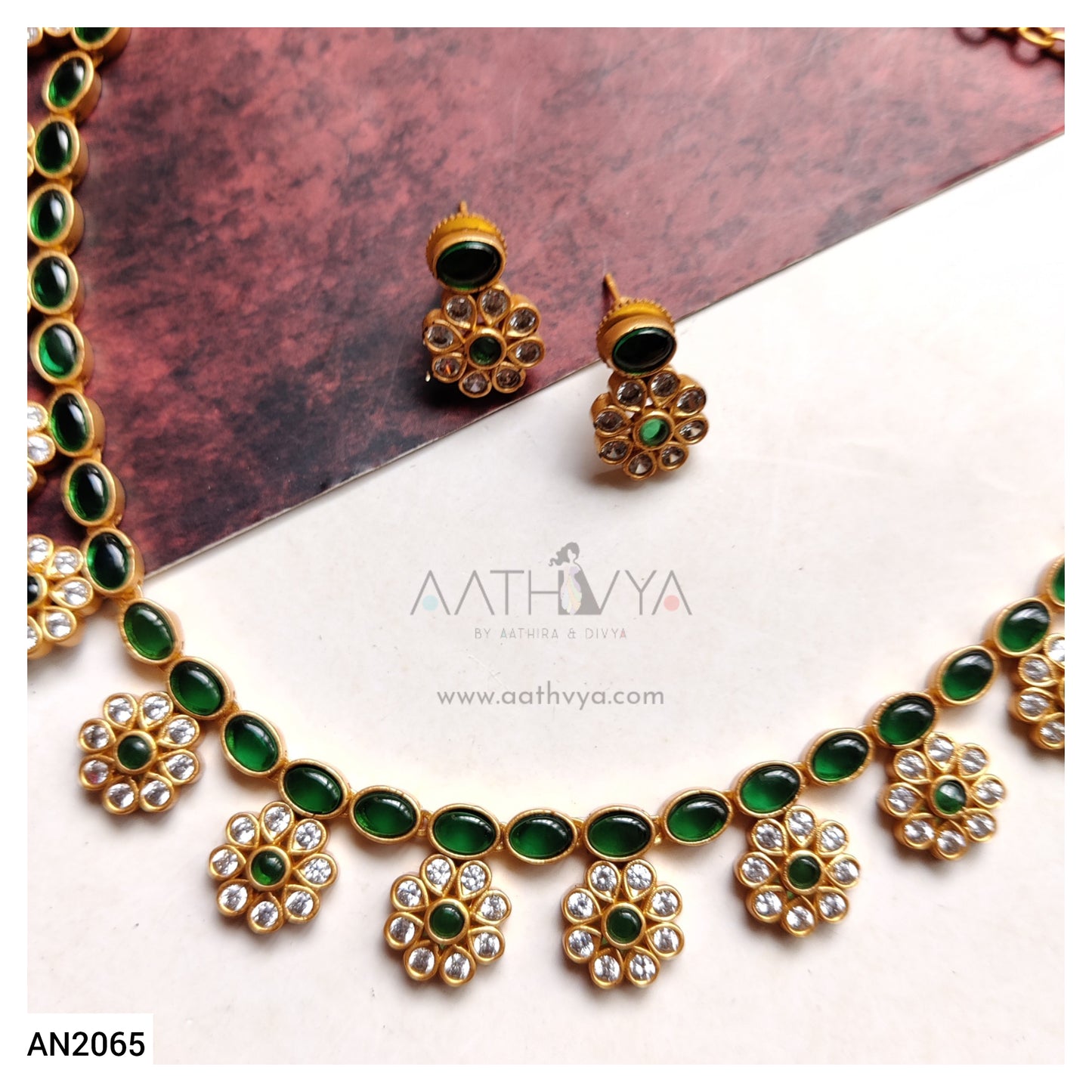 VIHAAN - ANTIQUE KEMP NECKLACE SET - AN2065