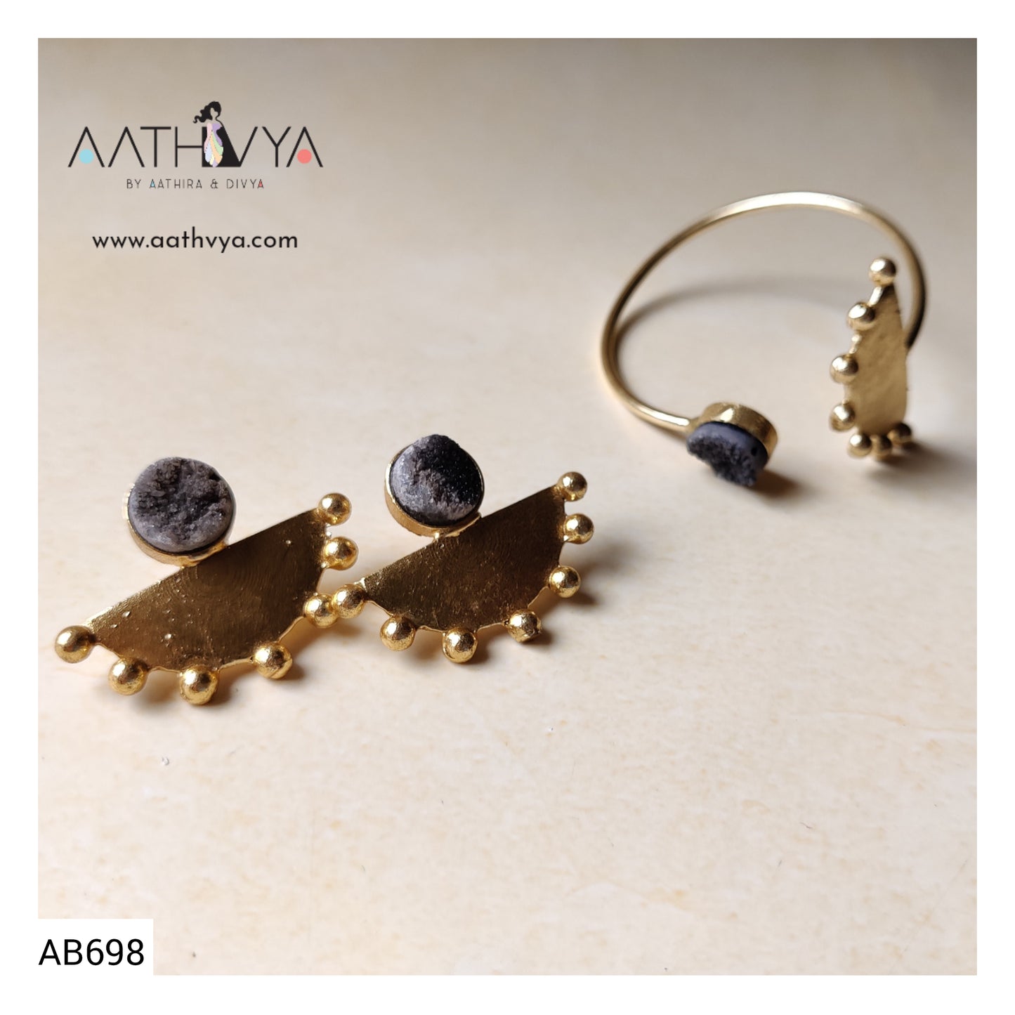 HANDCUFF & EARRING COMBO - AB698