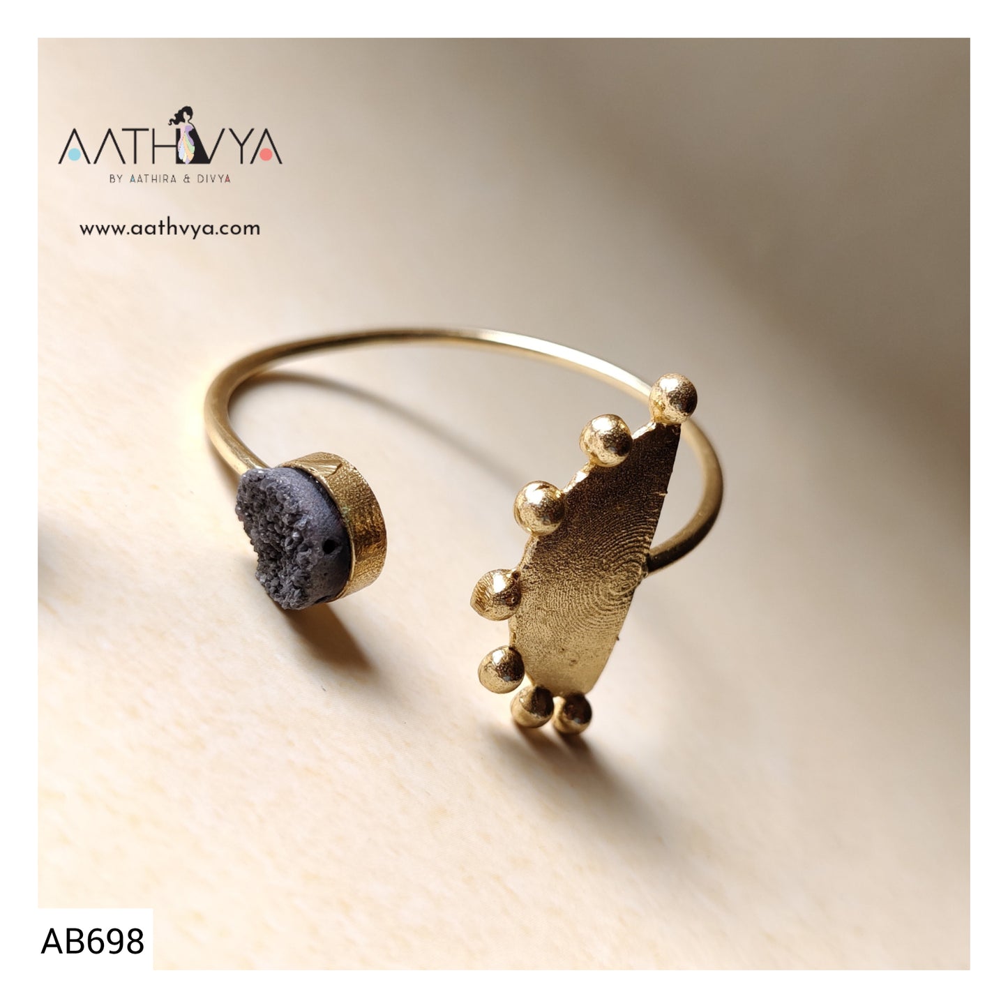 HANDCUFF & EARRING COMBO - AB698