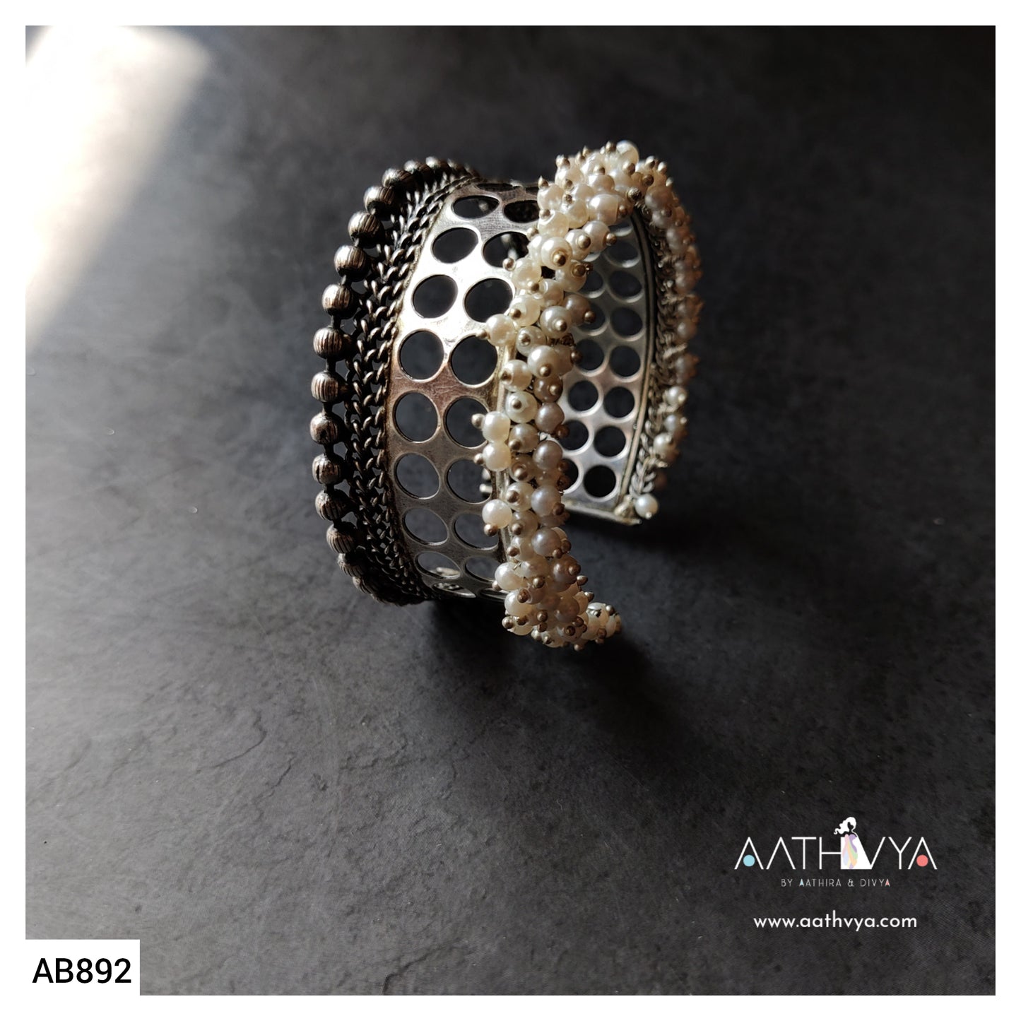 AB892