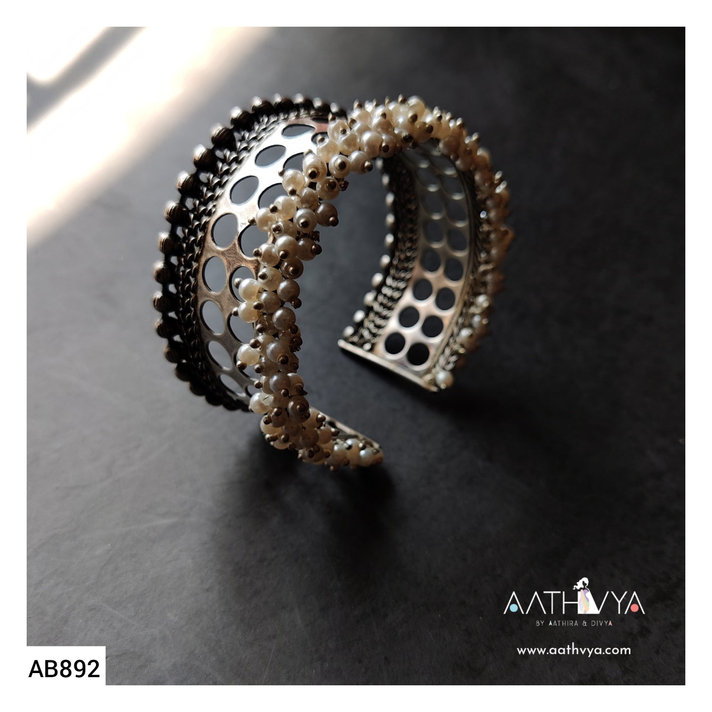 AB892