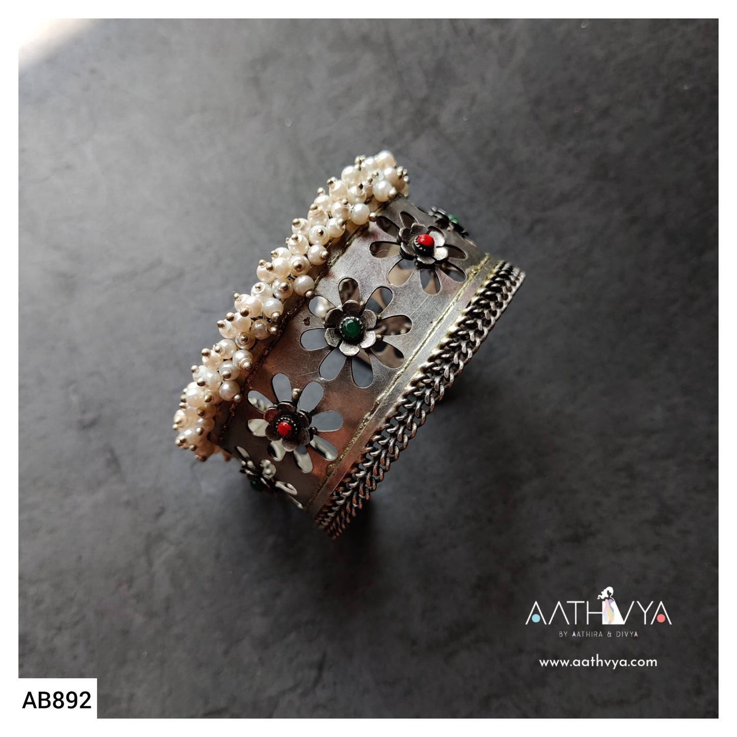 AB892