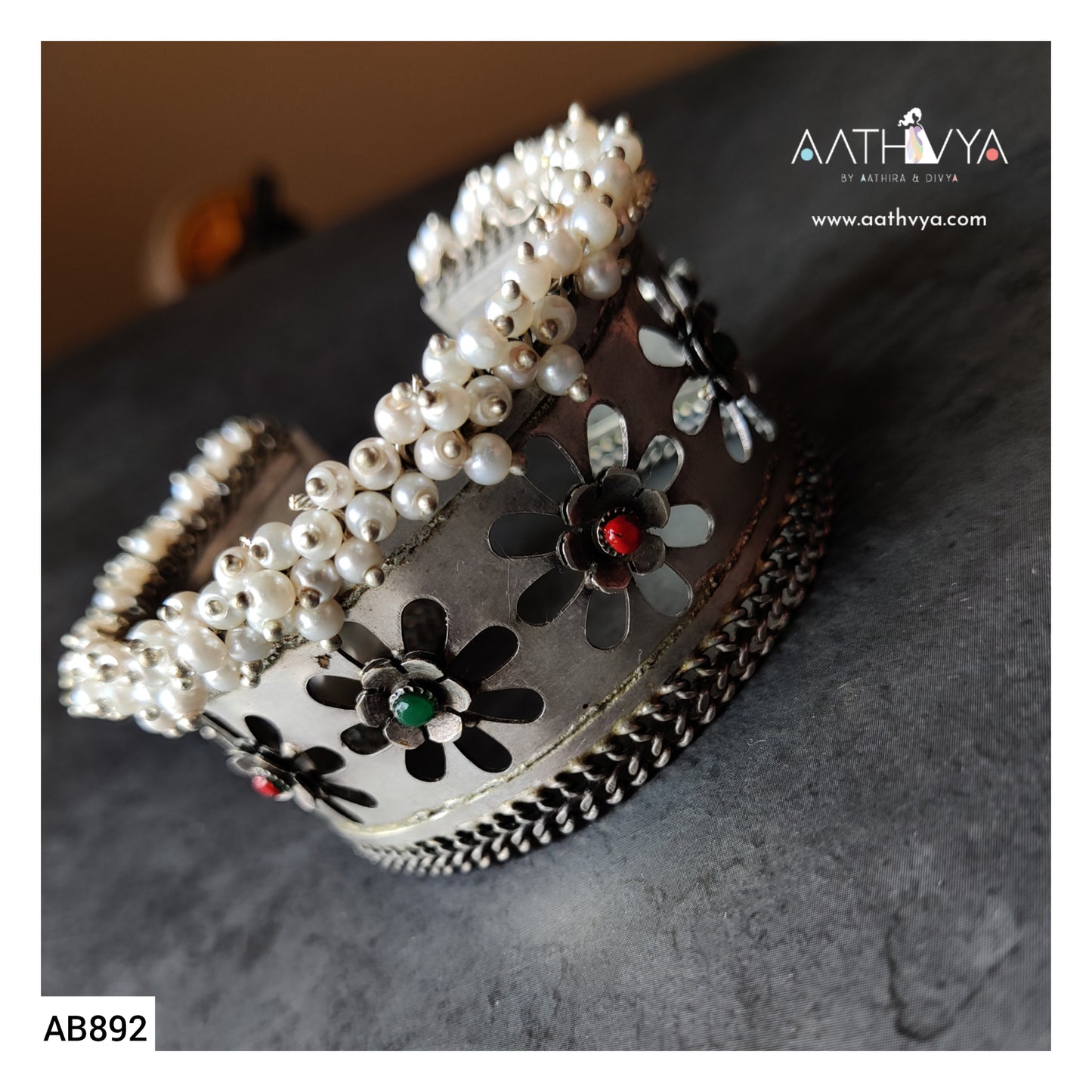 AB892