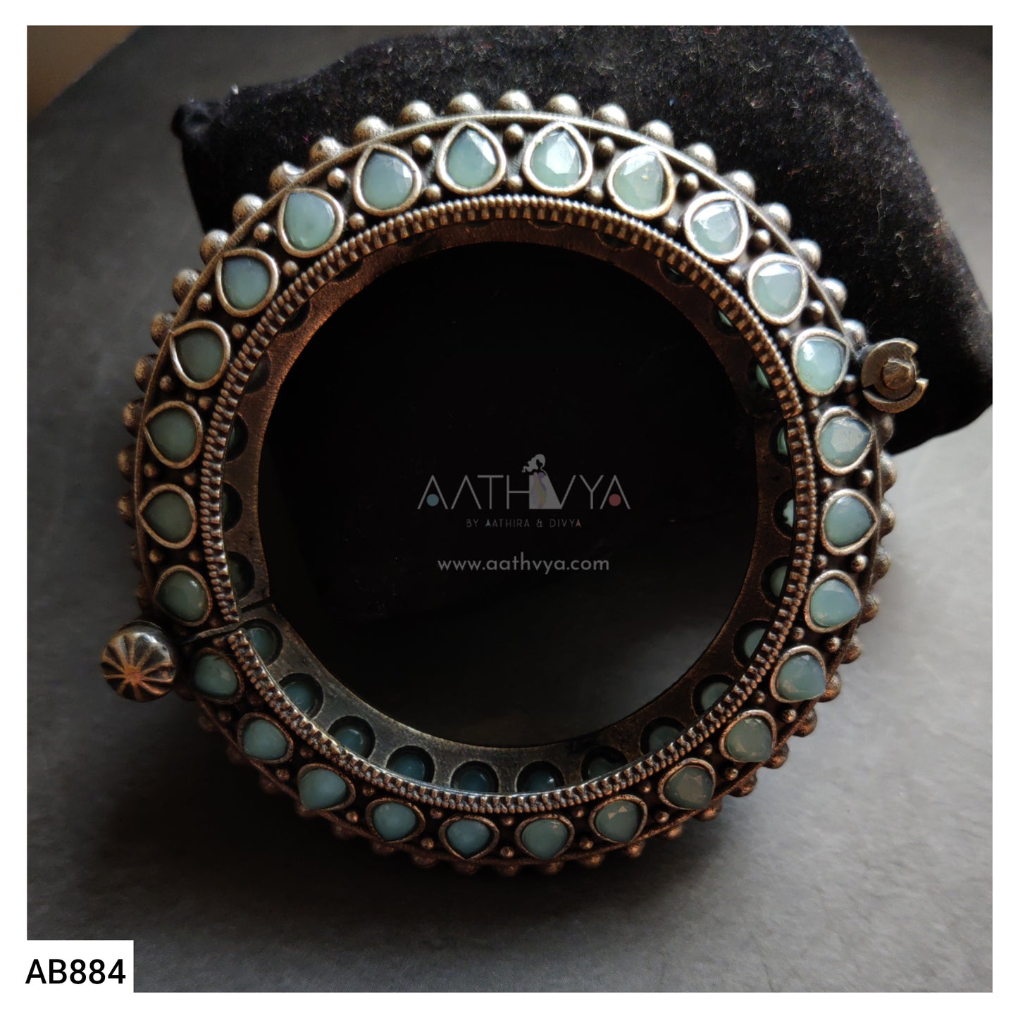 AB884