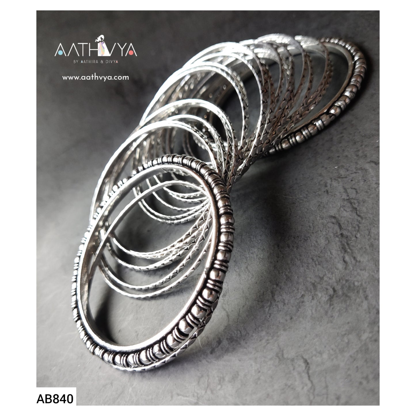 SET 0F 20 BANGLES - AB840