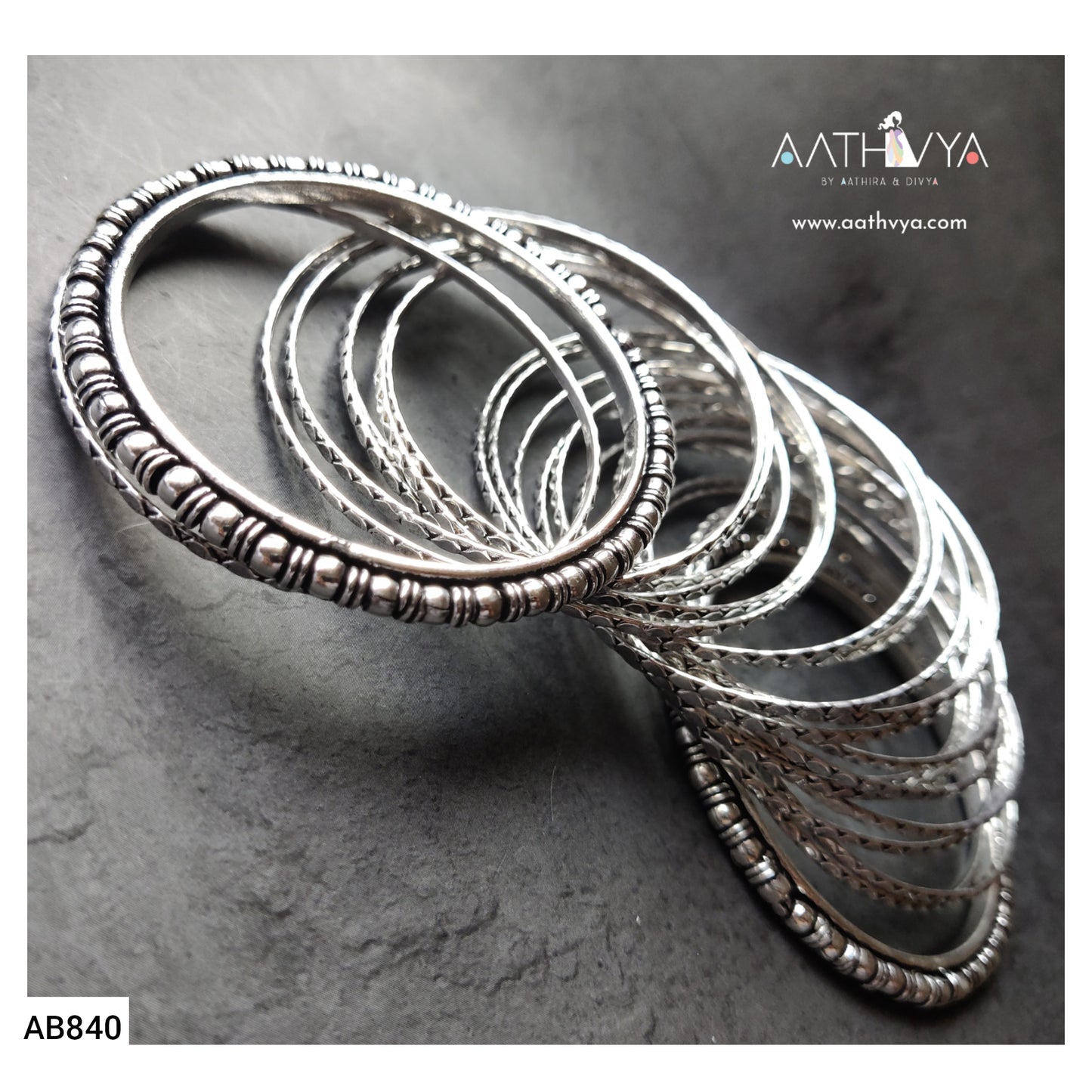 SET 0F 20 BANGLES - AB840