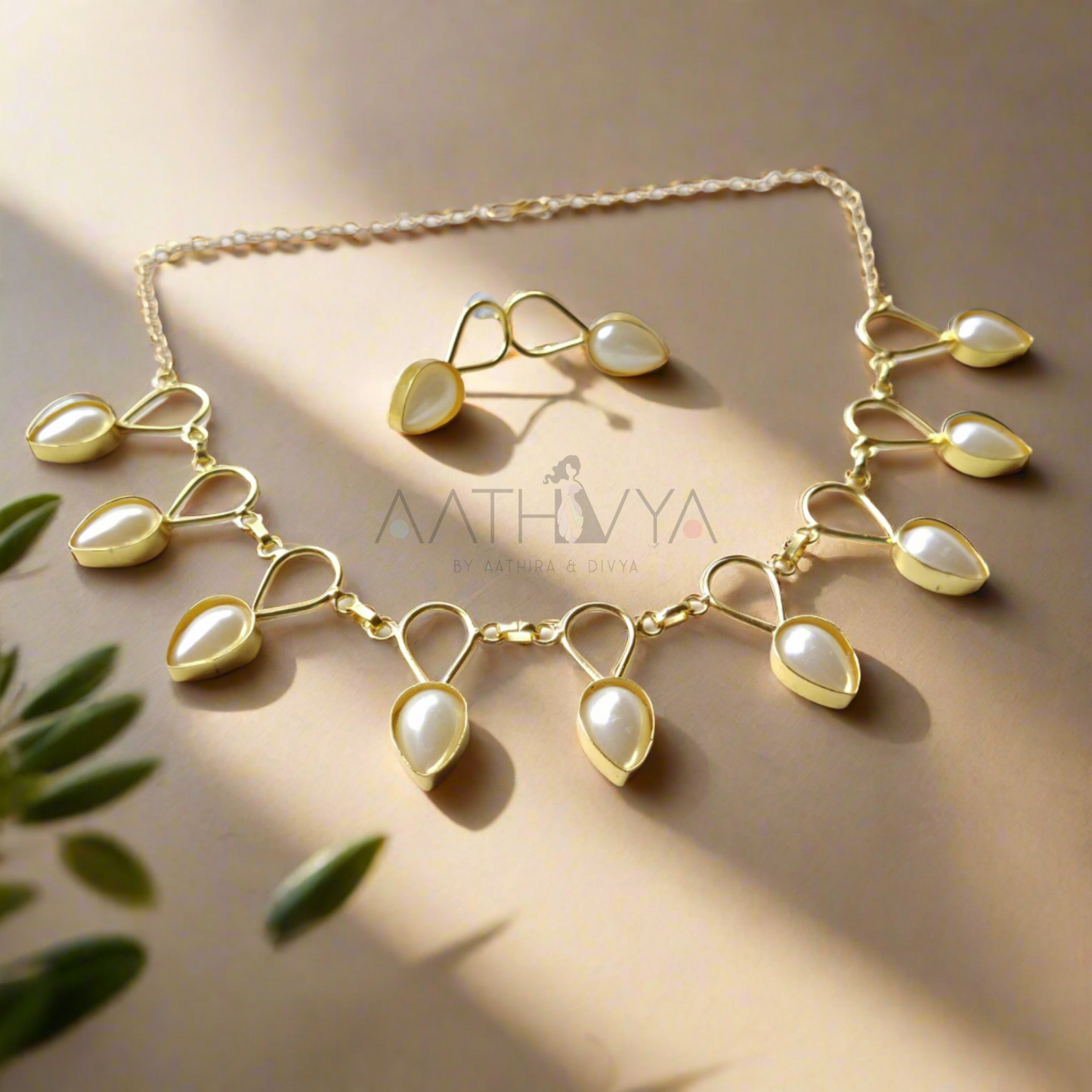 INVERTED TEAR DROP STONE NECKLACE SET - AN1945
