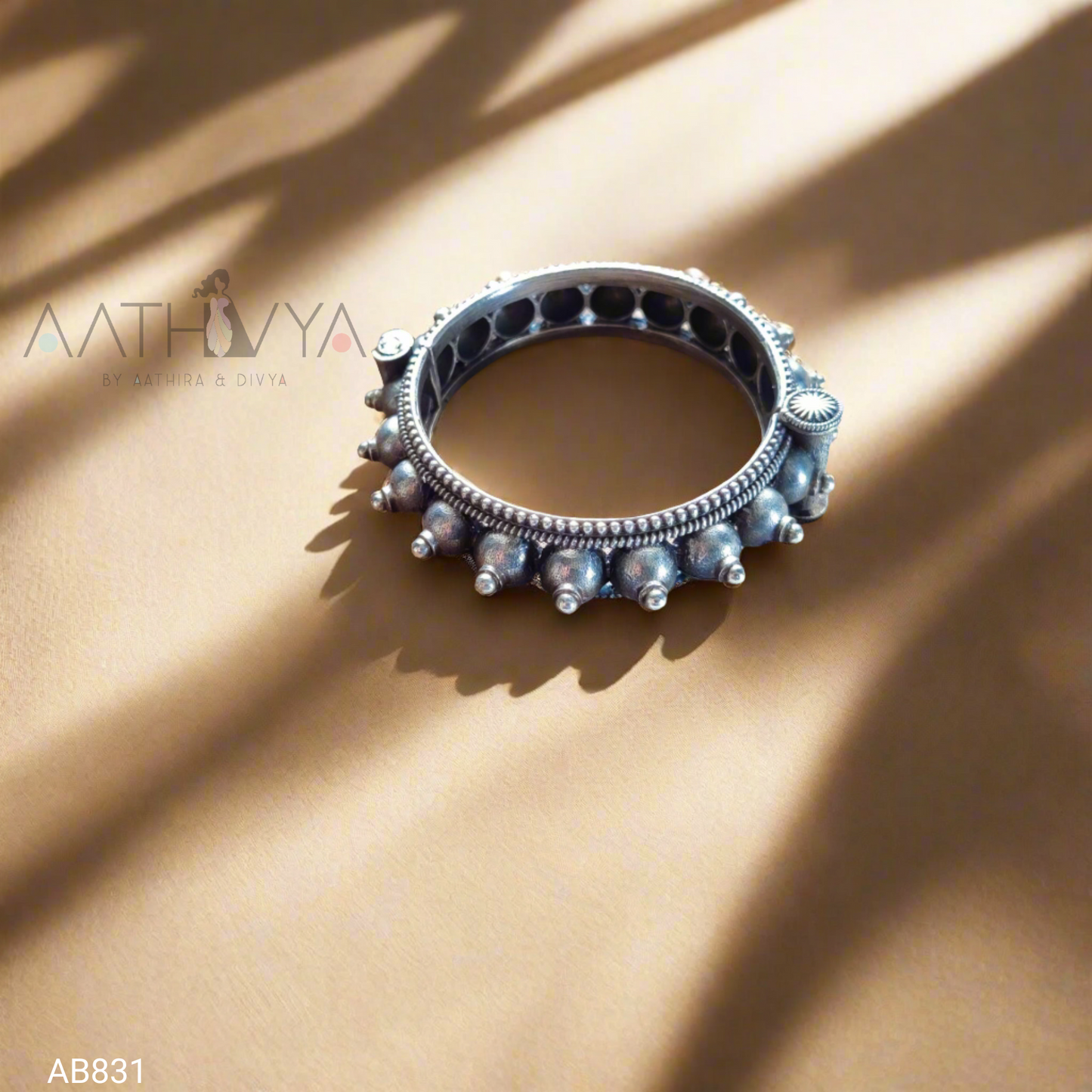 BALL SPIKED KADA - AB831