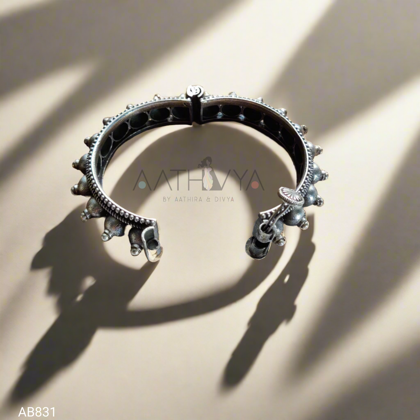 BALL SPIKED KADA - AB831
