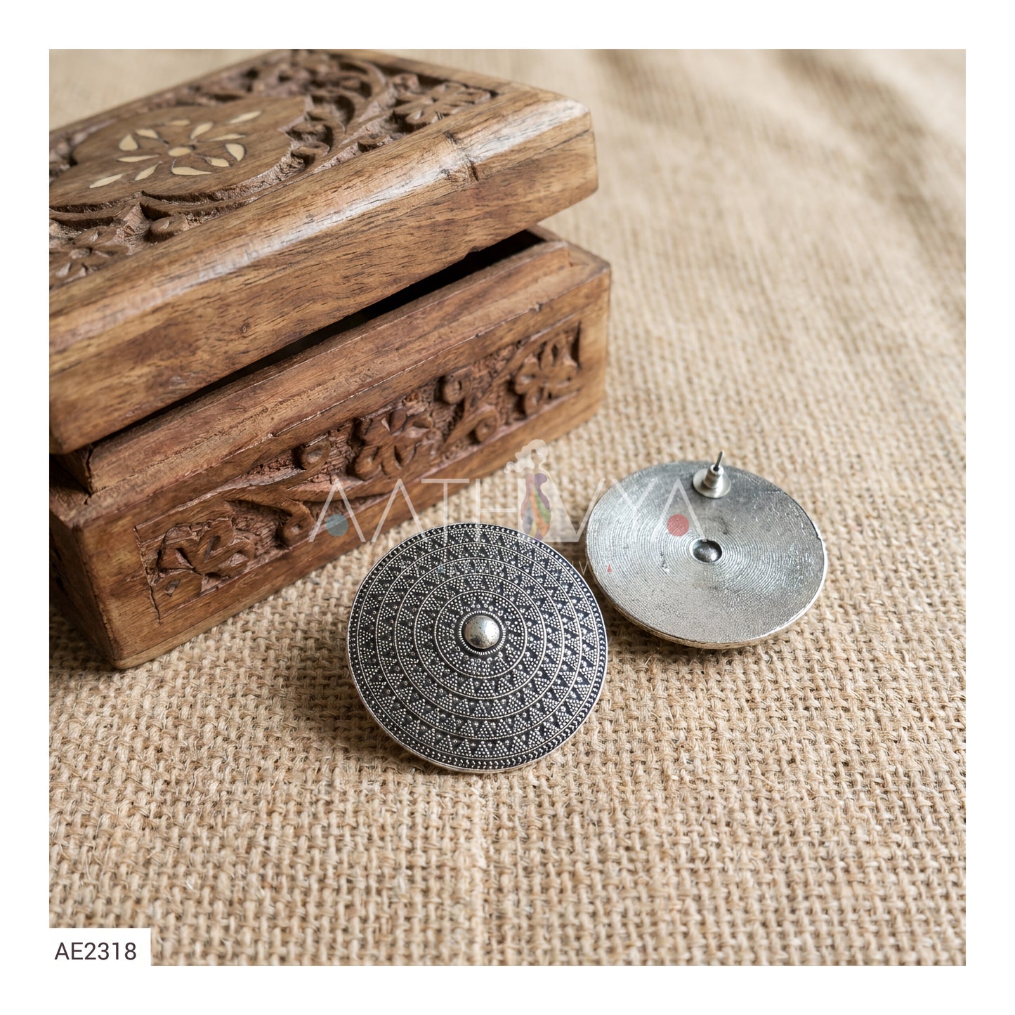 AE2381 - OVERSIZED STUDS
