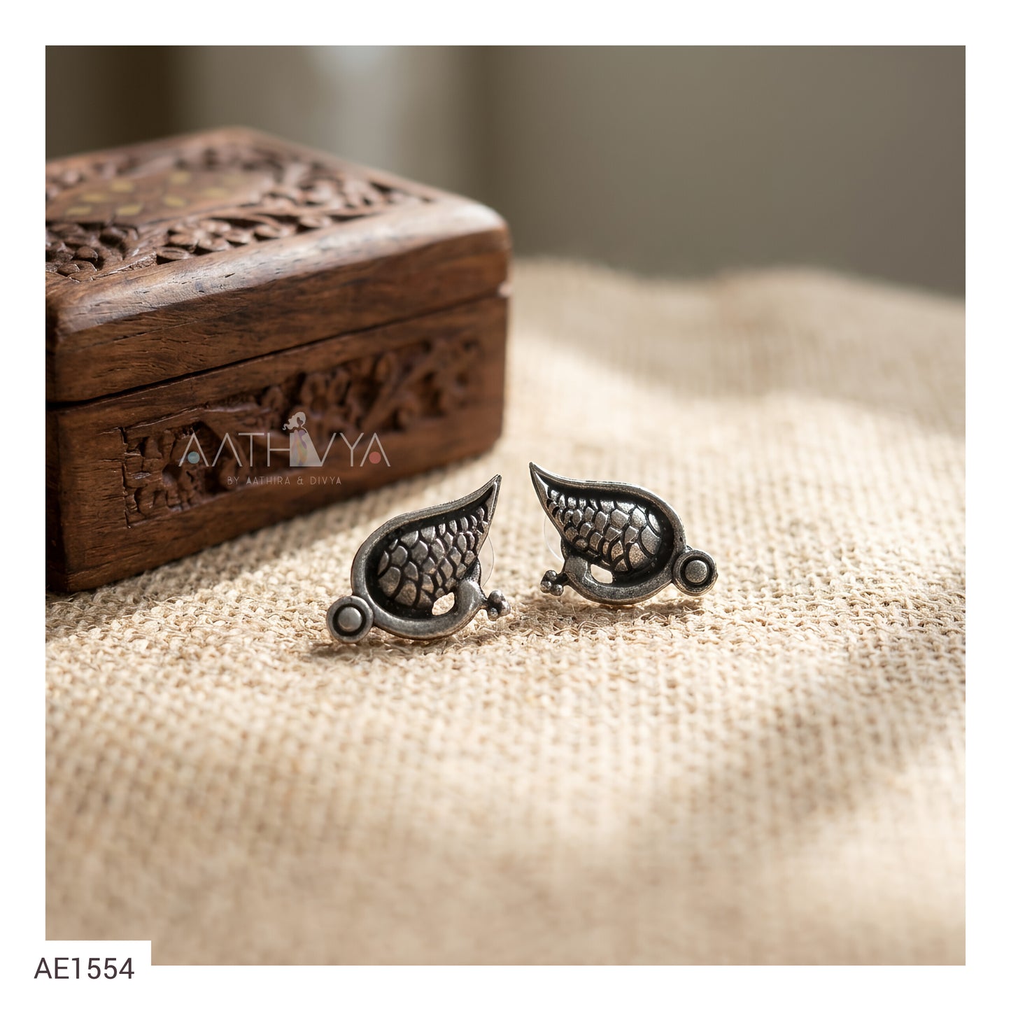 AE1554 - PEACOCK STUDS