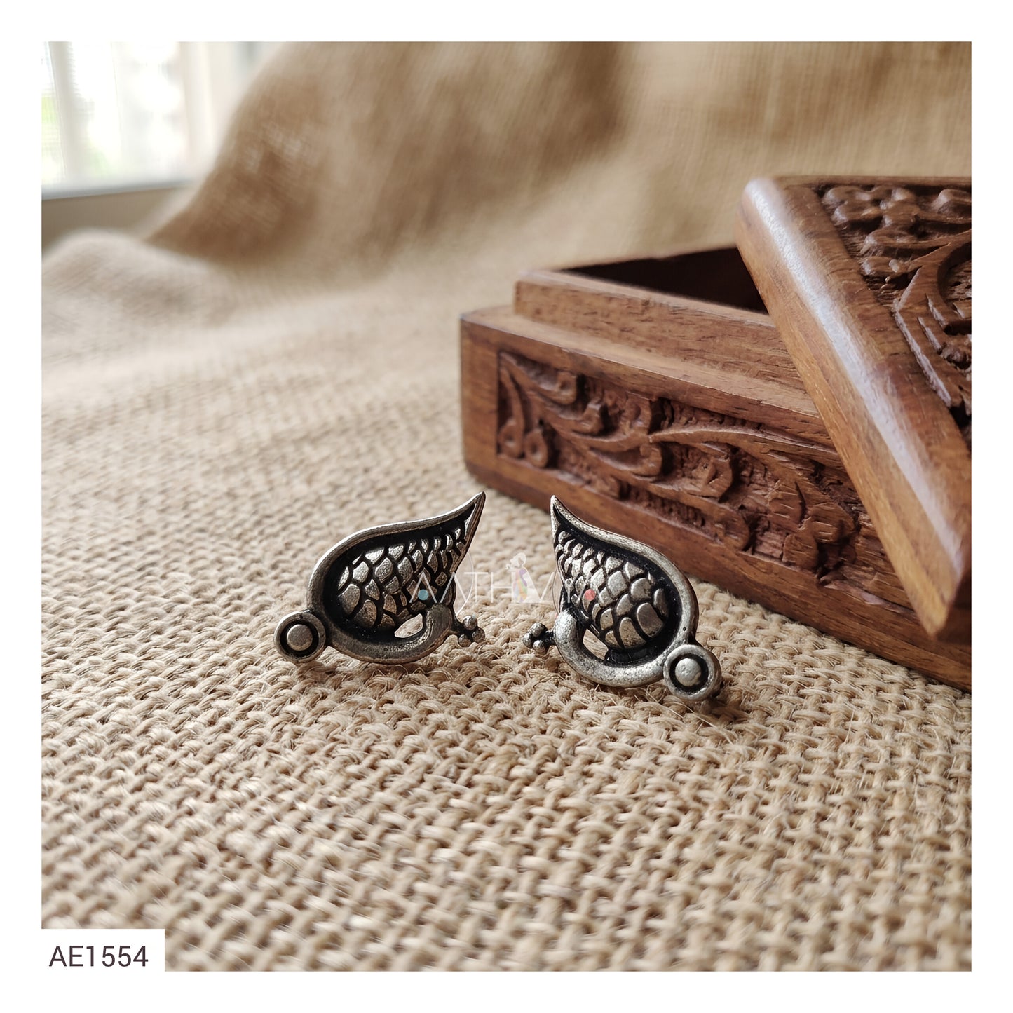 AE1554 - PEACOCK STUDS