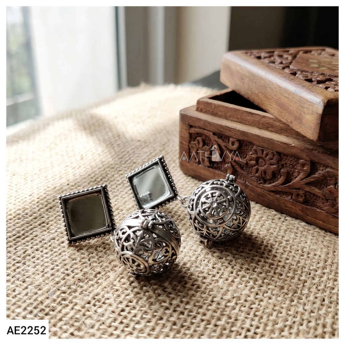 FILIGREE DANGLERS - AE2252