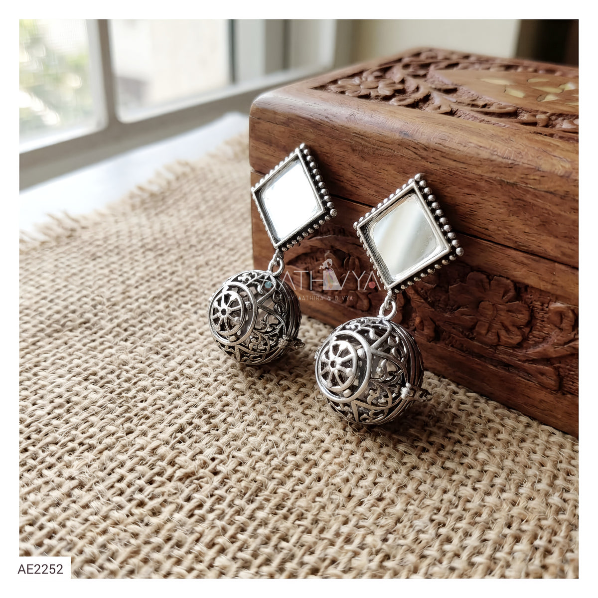 FILIGREE DANGLERS - AE2252