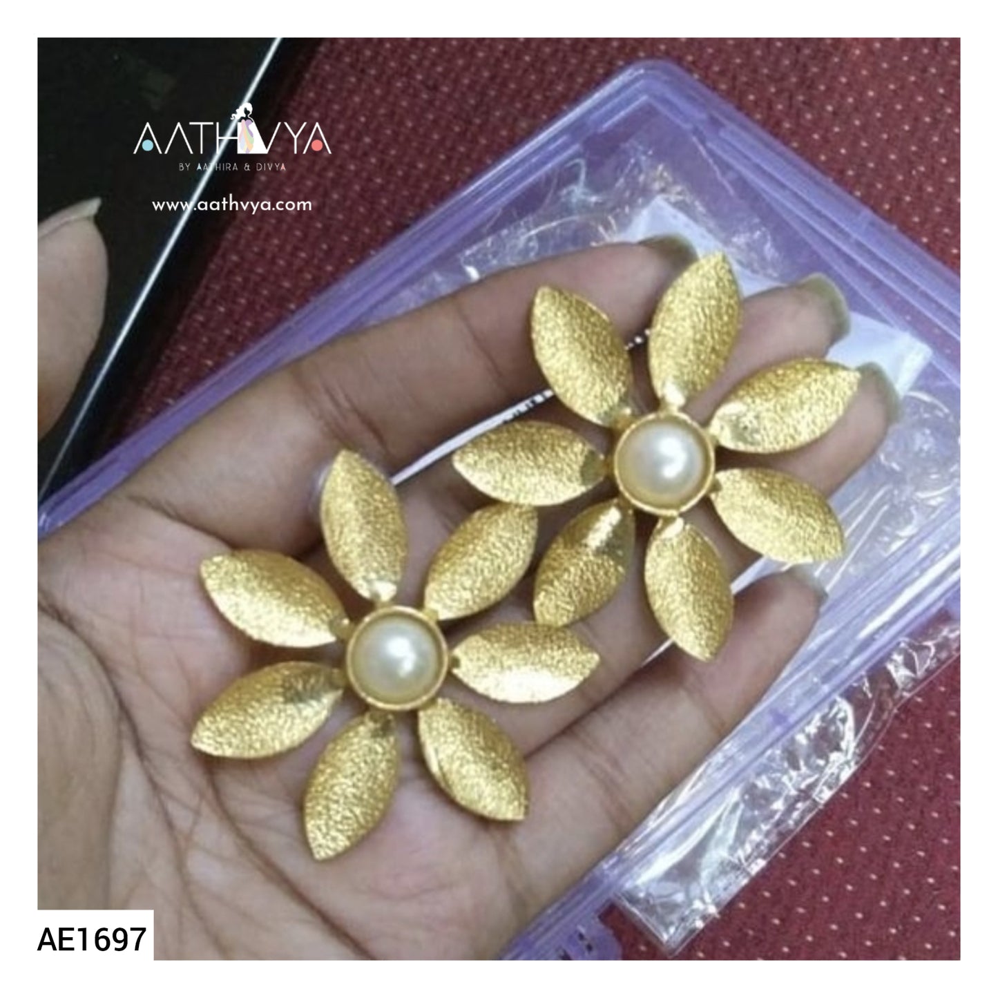 CONTEMPORARY FLORAL STUD - AE1697