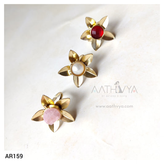 STONE CENTRIC FLOWER RING - AR159