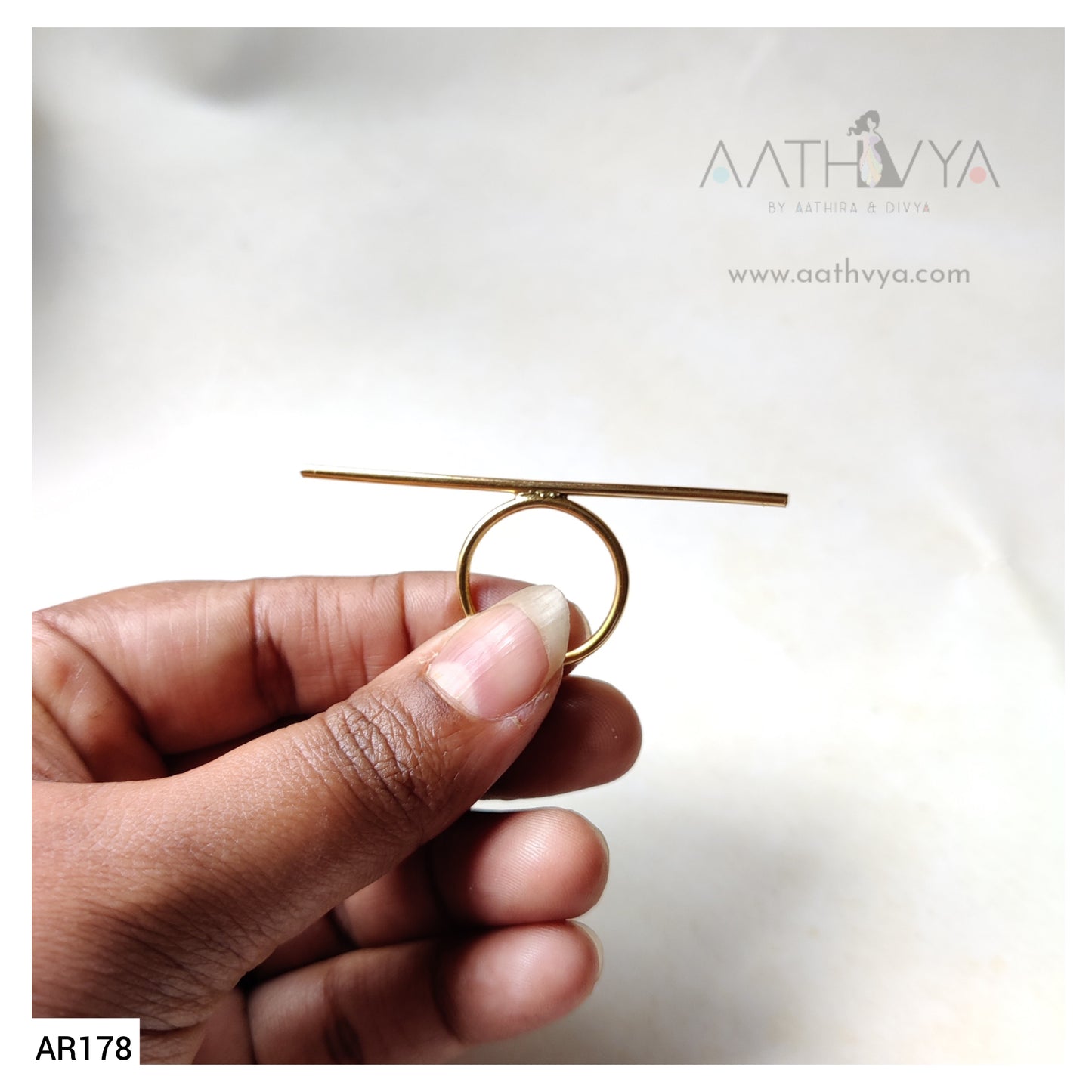 MINIMALISTIC HORIZONTAL LINED RING - AR178