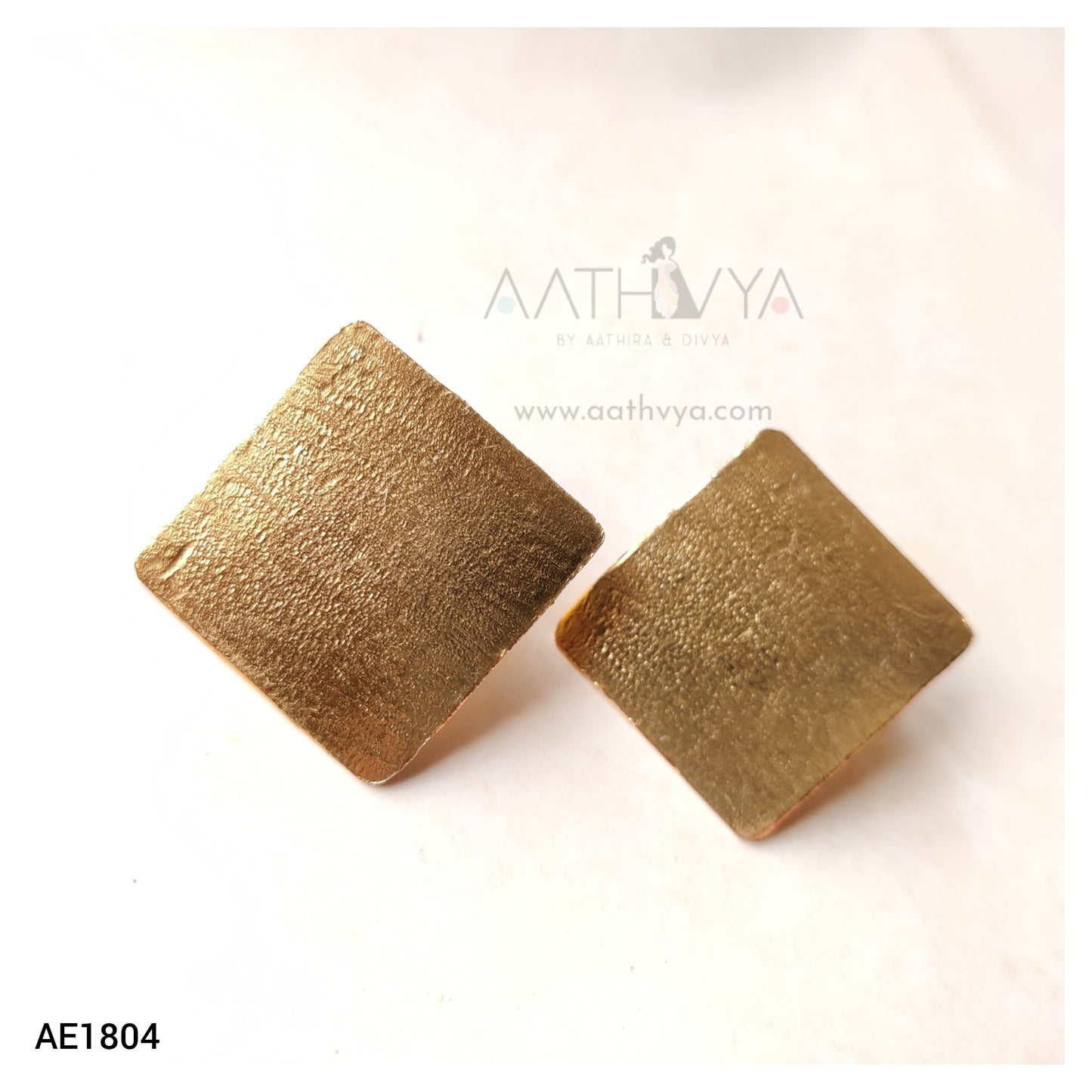 TEXTURED SQUARES - AE1804