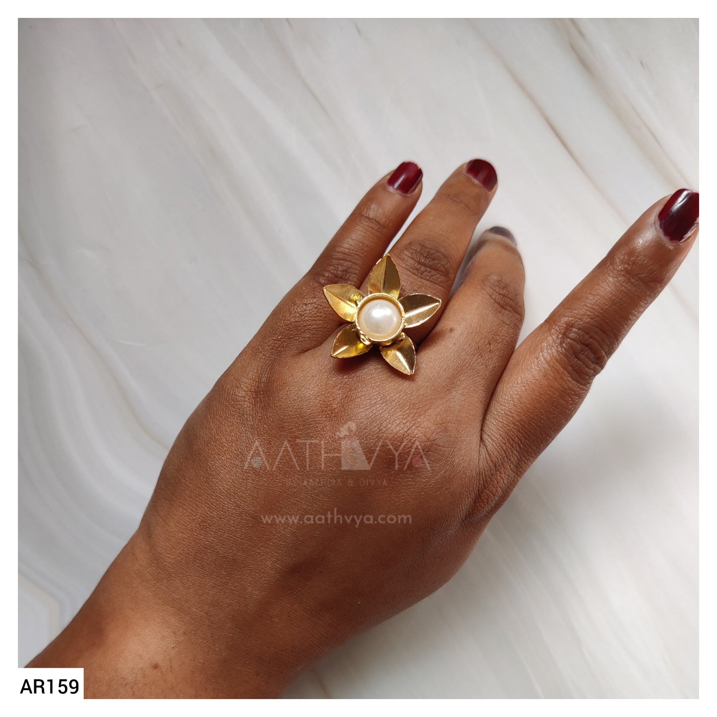 STONE CENTRIC FLOWER RING - AR159