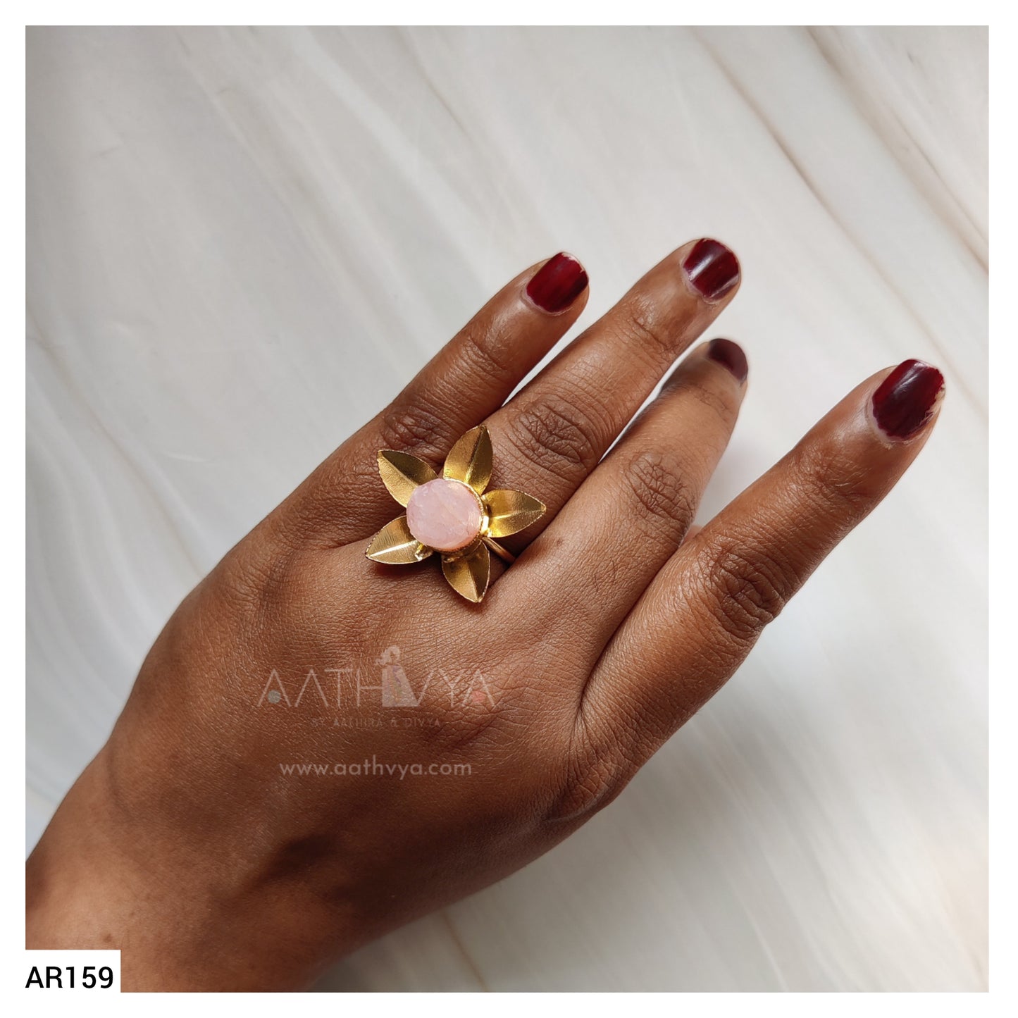 STONE CENTRIC FLOWER RING - AR159
