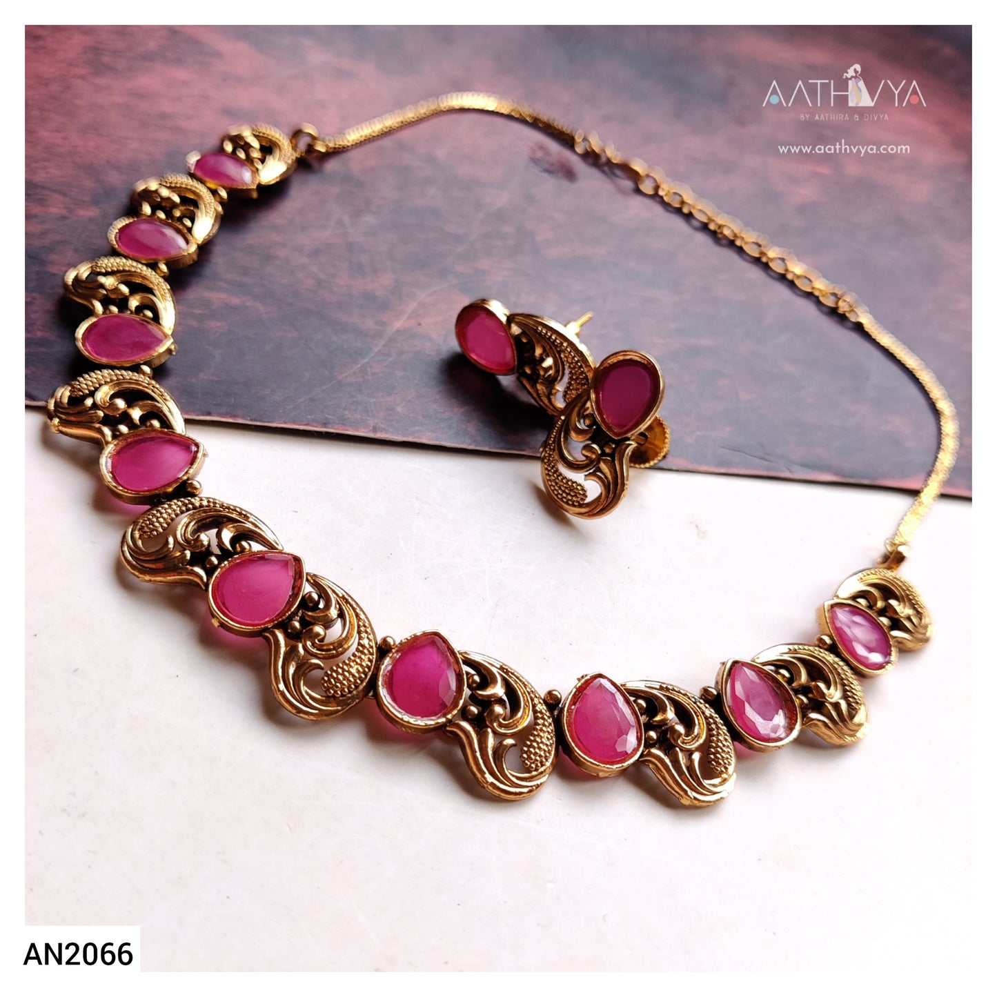 VIHAAN - ANTIQUE STONE NECKLACE SET - AN2066