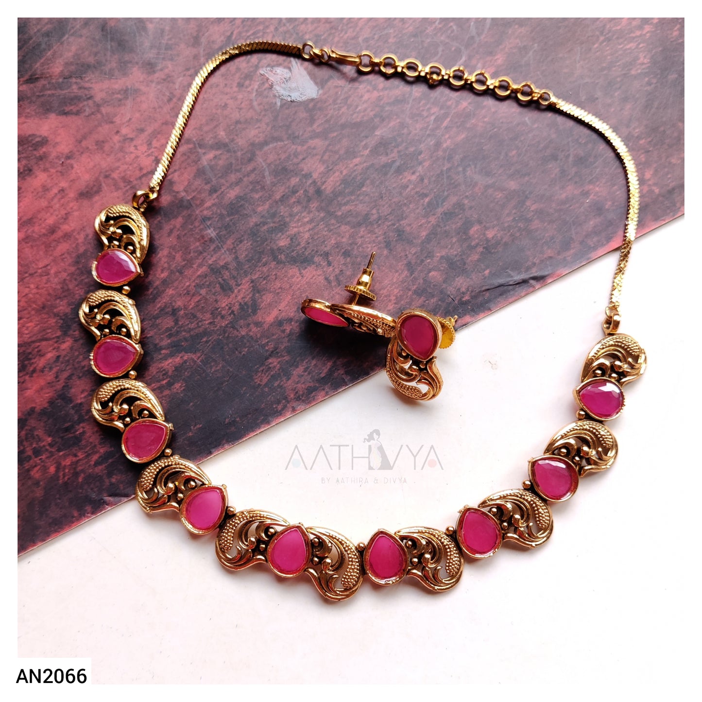 VIHAAN - ANTIQUE STONE NECKLACE SET - AN2066