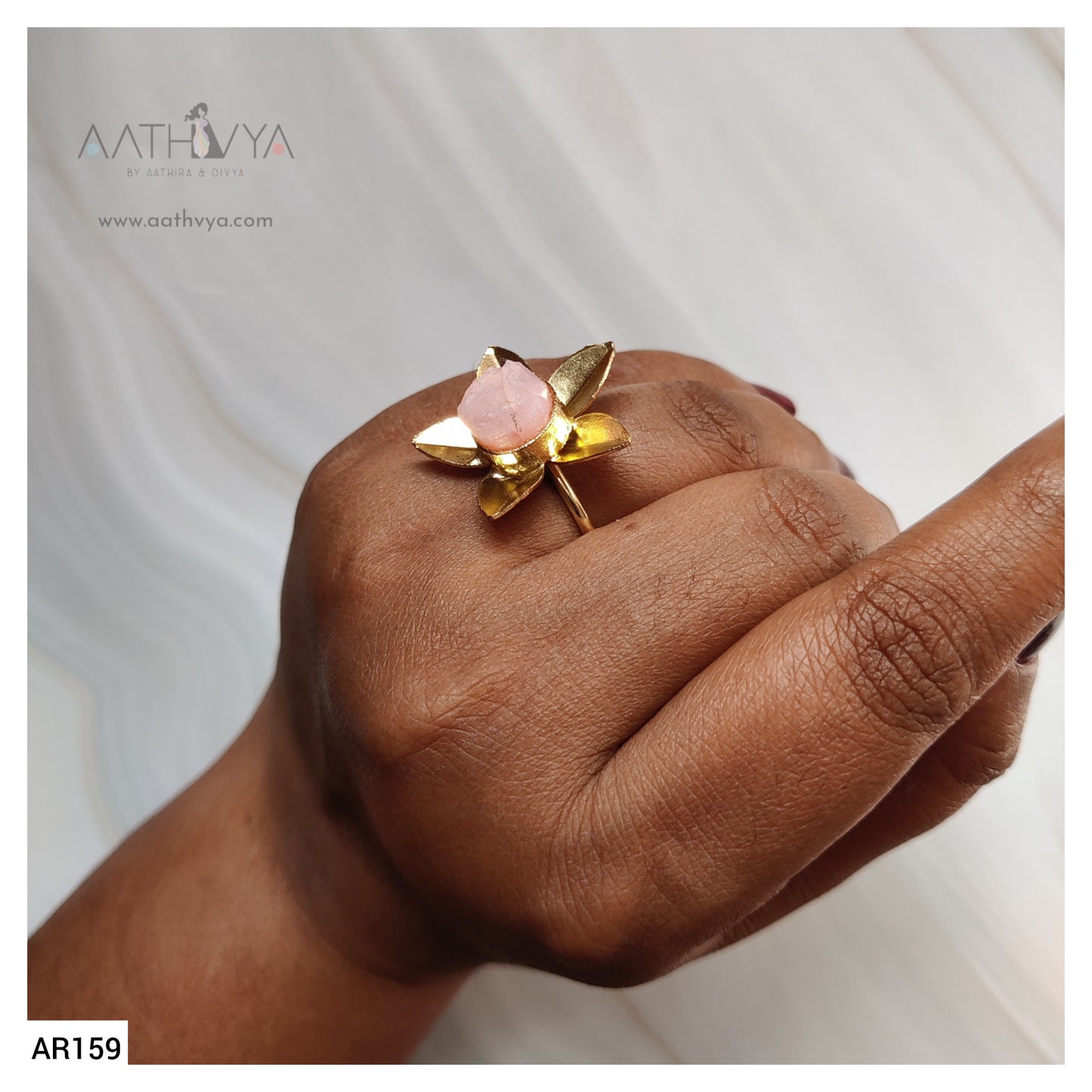 STONE CENTRIC FLOWER RING - AR159