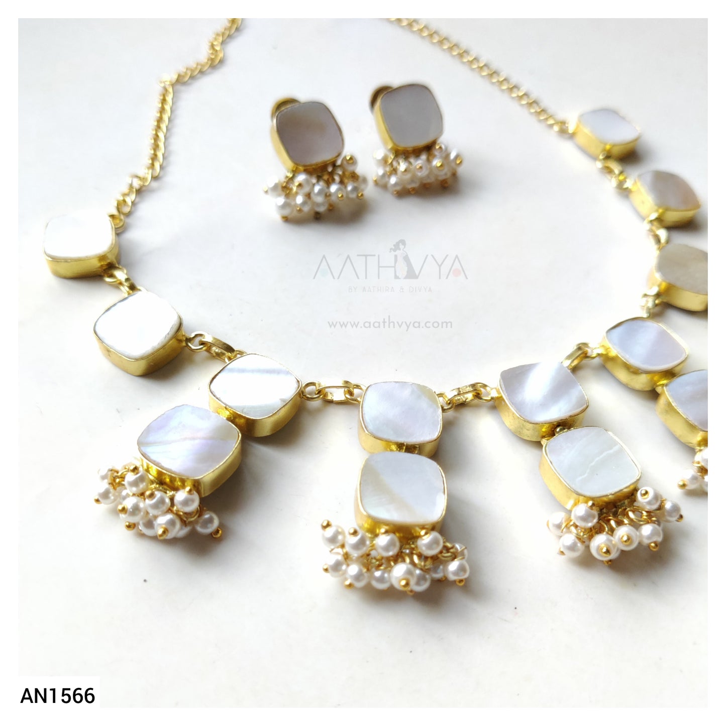 MOTHER OF PEARL SET - AN1566