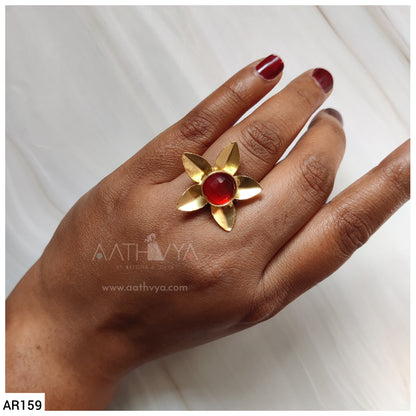 STONE CENTRIC FLOWER RING - AR159