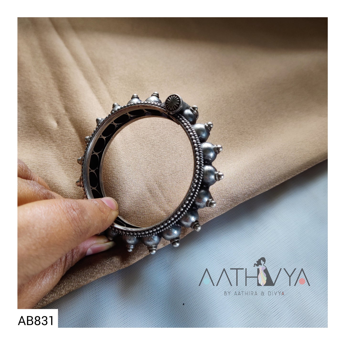 BALL SPIKED KADA - AB831