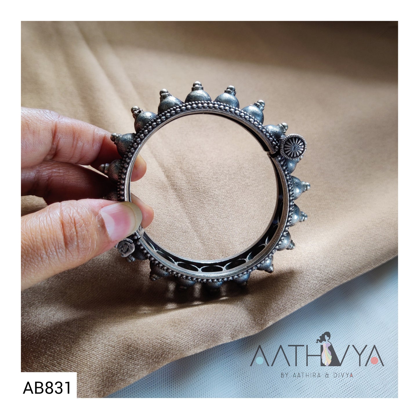 BALL SPIKED KADA - AB831