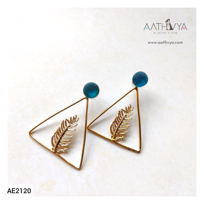 TRIANGULAR FEATHER EARRING - AE2120