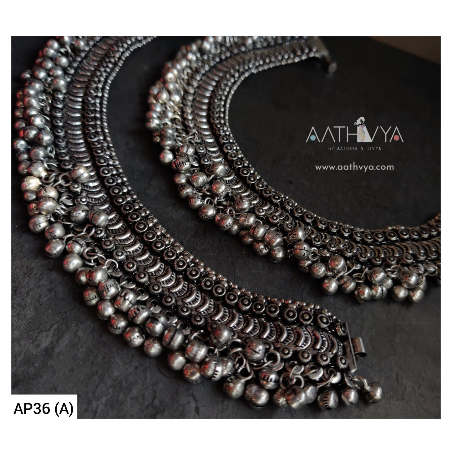 SILVER GHUNGROO ANKLETS - AP36