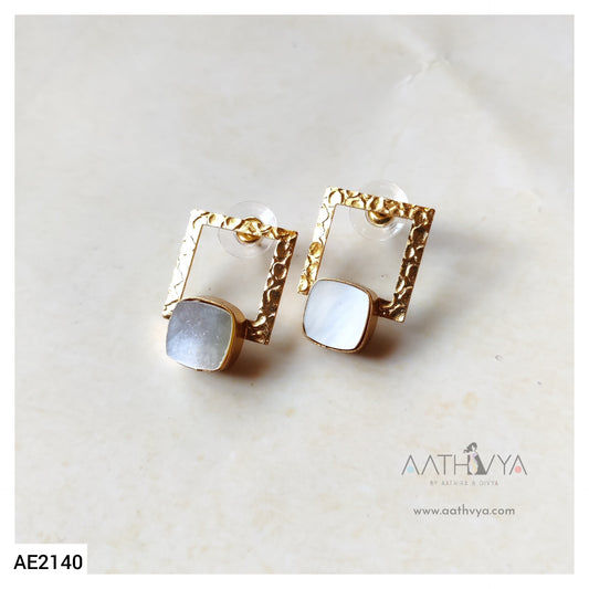 MOTHER OF PEARL SQUARE EARRINGS - AE2140